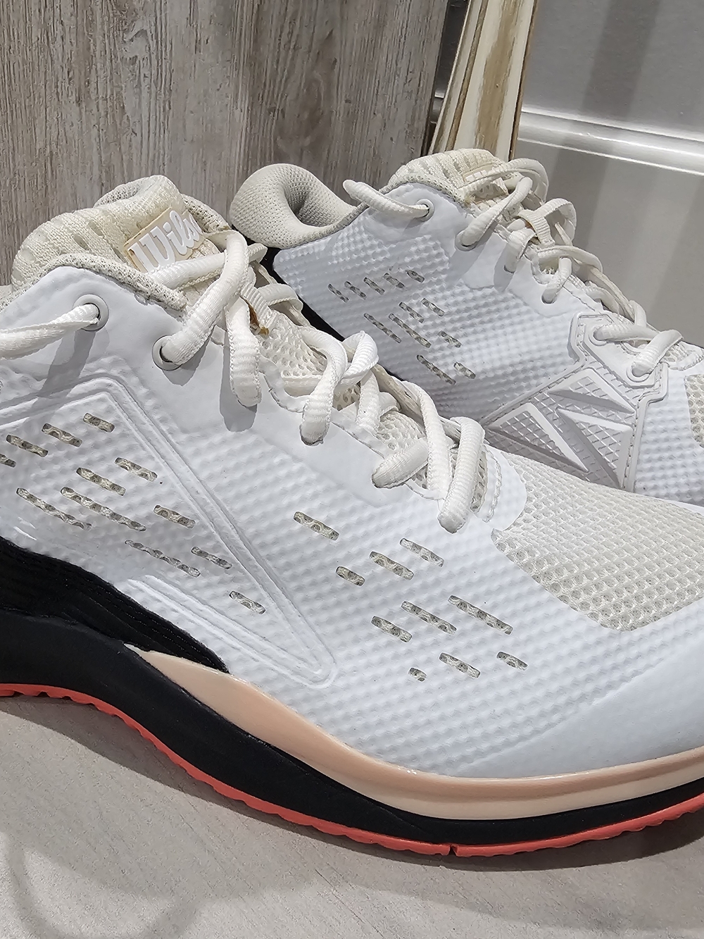Wilson Women’s White Court Athletic Shoes Sneakers Size 8.5